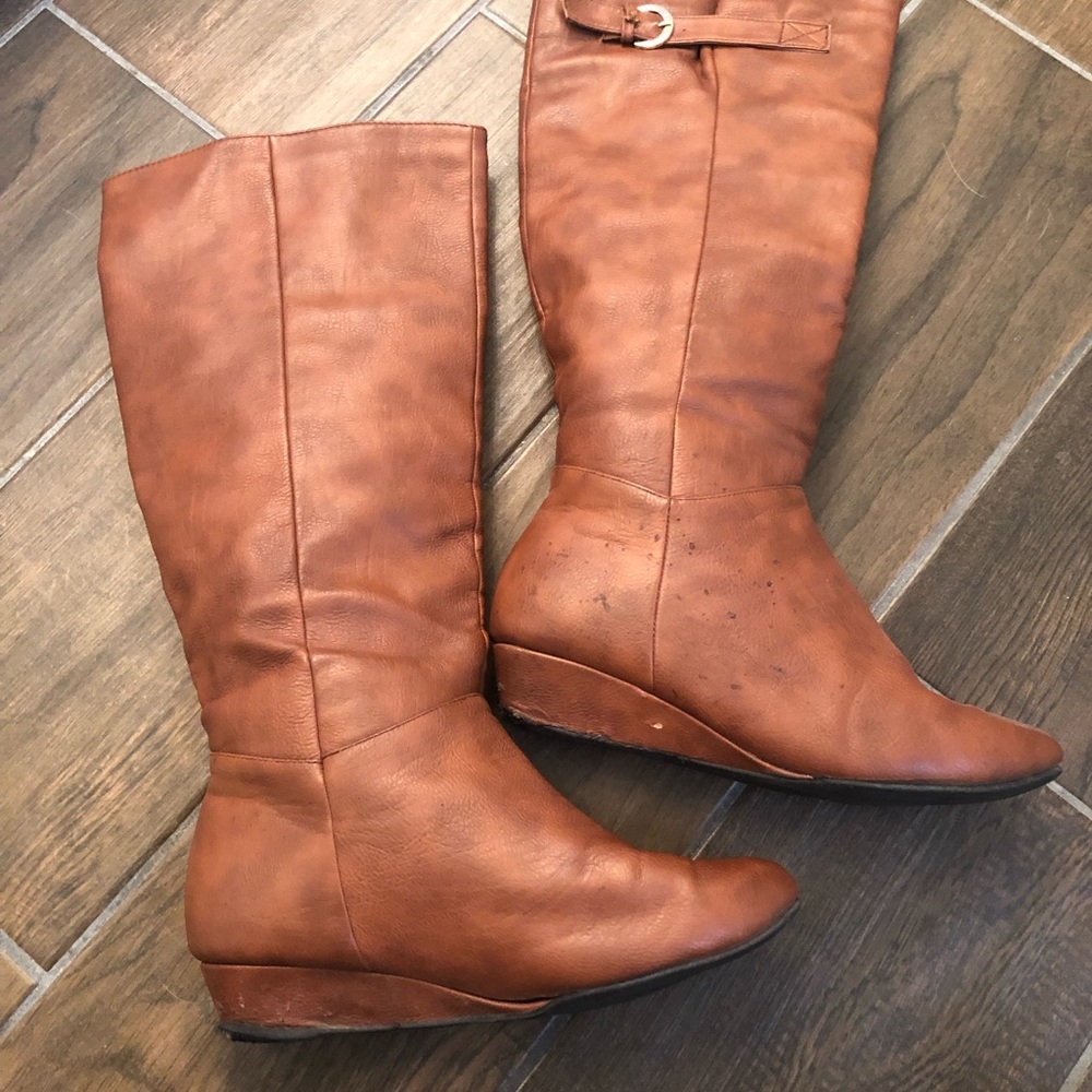 Boots - Picture 4 of 4